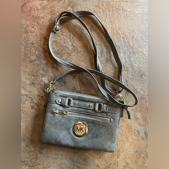 Michael Kors Crossbody - Picture 1 of 9